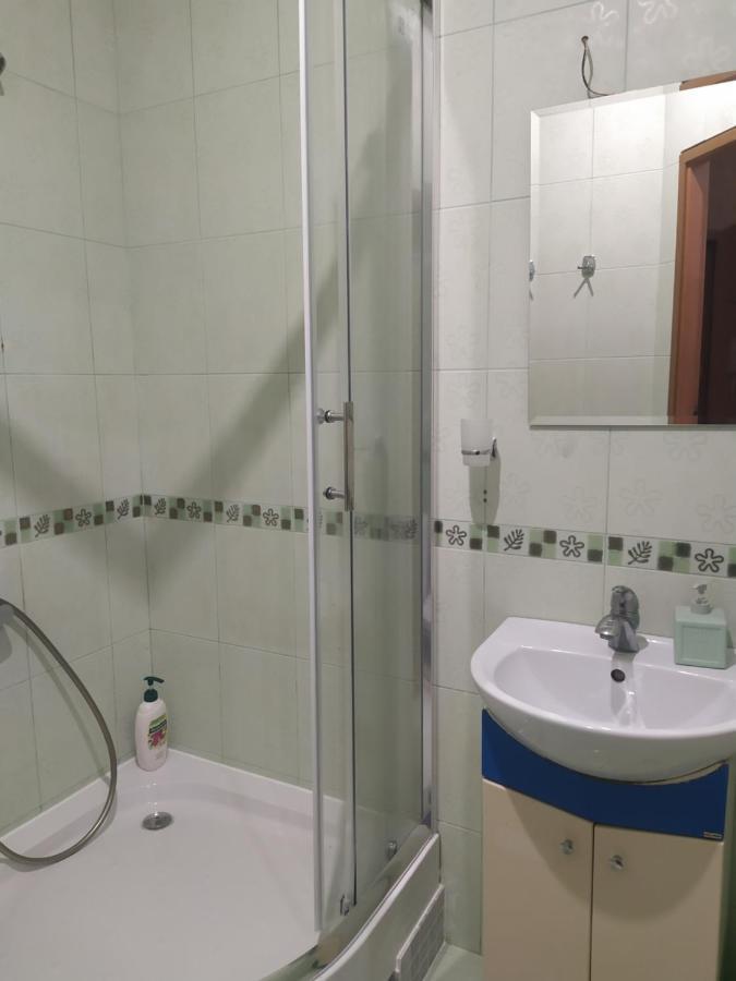 Квартира Біля Залізничного Вокзалу Lviv Eksteriør billede